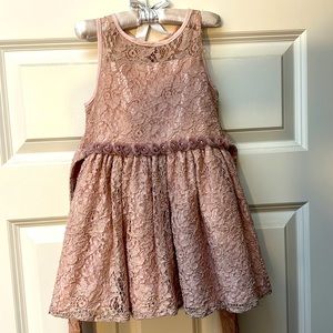 Beautiful Rose gold Pippa & Julie dress 2T with flower lace and tulle underlay